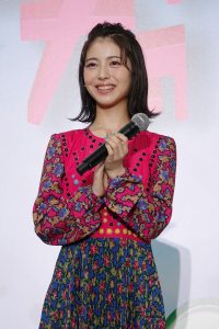 浜辺美波　映画『センセイ君主』完成披露イベントに登壇！！