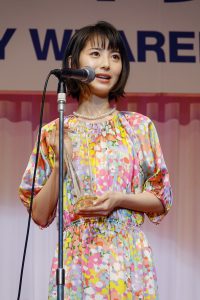 浜辺美波　第３０回 日本ジュエリーベストドレッサー賞 表彰式に登壇！！