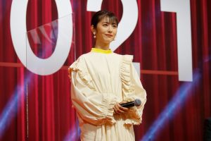 浜辺美波　劇場版『名探偵コナン 緋色の弾丸』完成披露試写会に登壇！