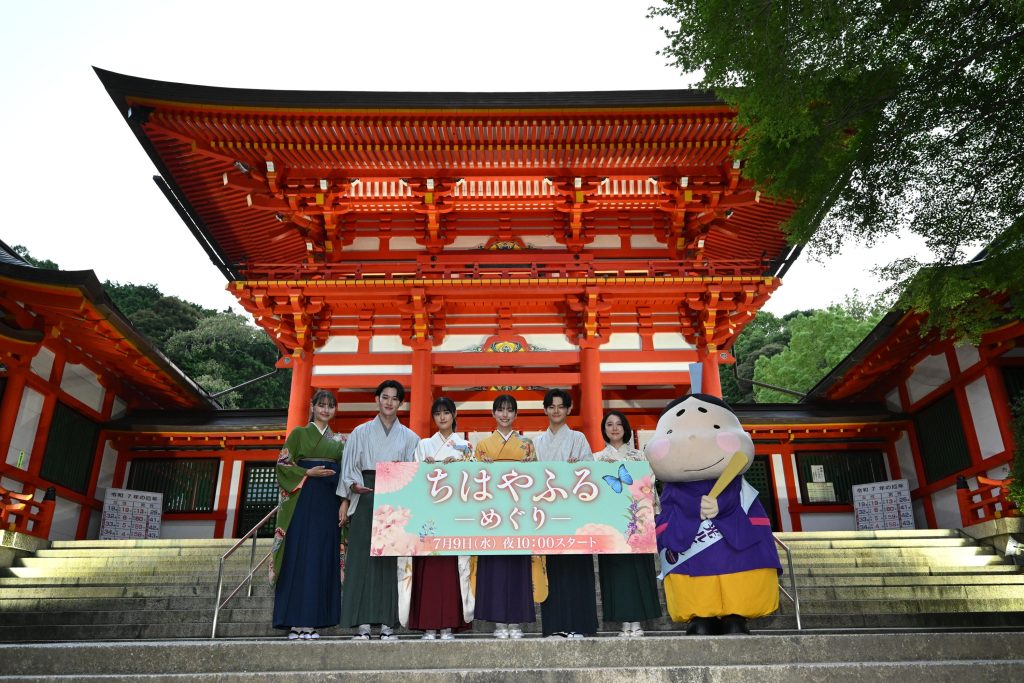 上白石萌音　ドラマ「ちはやふる－めぐり－」ヒット祈願で参拝！
