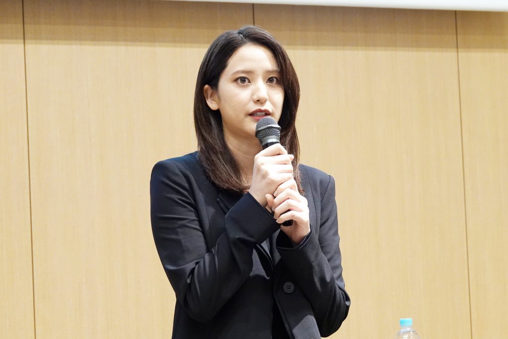 山崎紘菜　ドラマ「御社の乱れ正します！２」記者発表会に登壇！