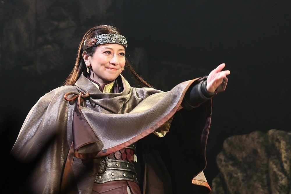 大塚千弘　舞台『キングダムII-継承-』開幕記念会見に登壇！