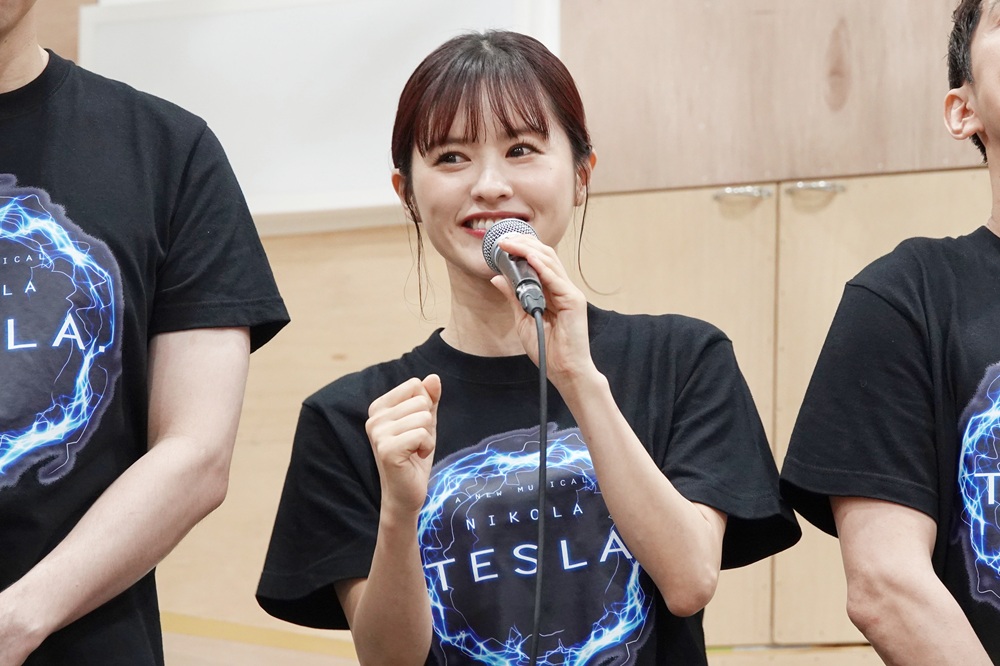 昆夏美　ミュージカル「ニコラ・テスラ ～エジソンが恐れた孤高の天才～」稽古場会見に登壇！